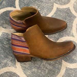 Narrow Square Toe Roper Booties Size 10